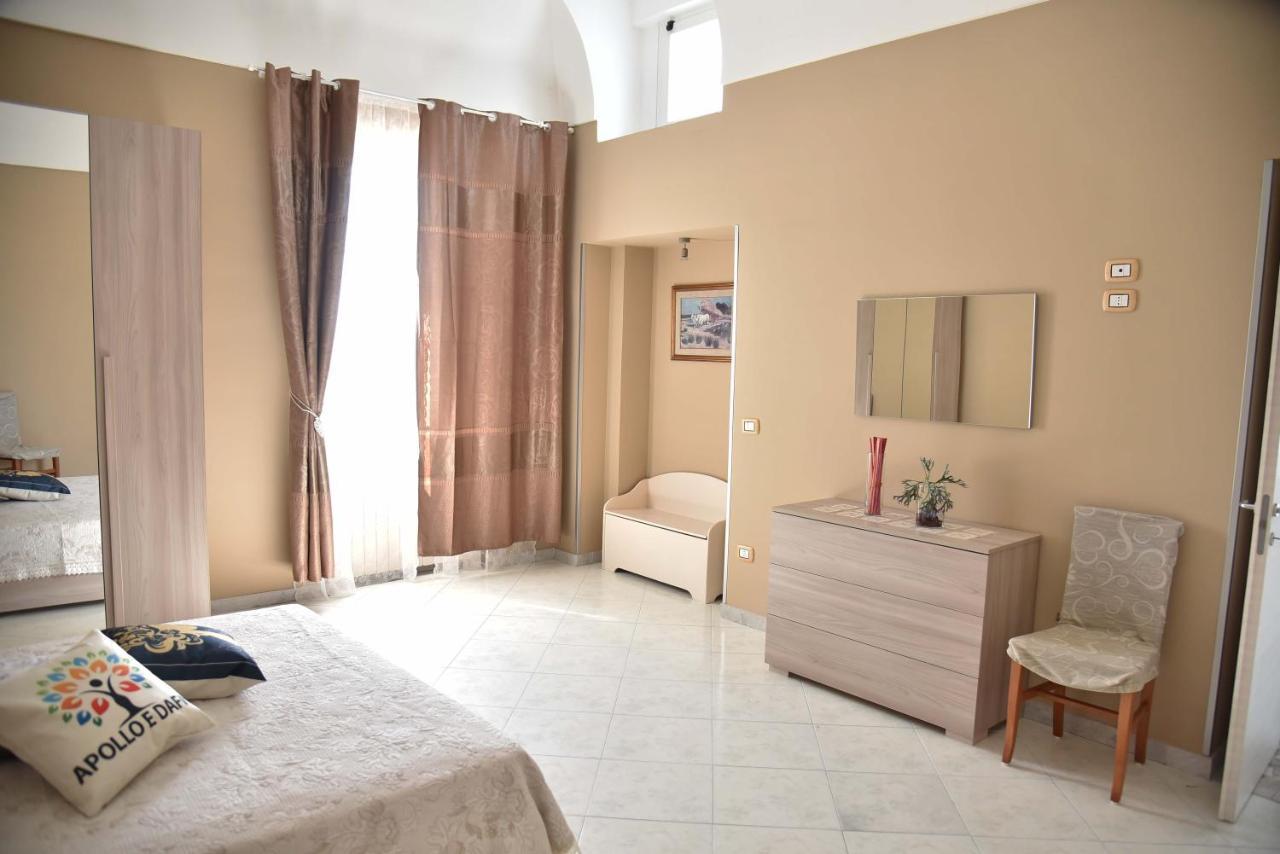 Dafne E Apollo Apartment Pompei Bagian luar foto